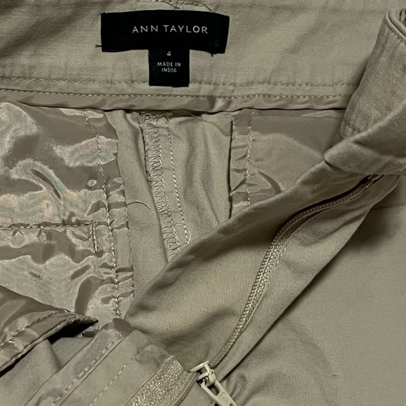 Ann Taylor Mid Rise Khaki Tan Capri Chino Pants size 4 Crop Pockets Stretch - Picture 6 of 8